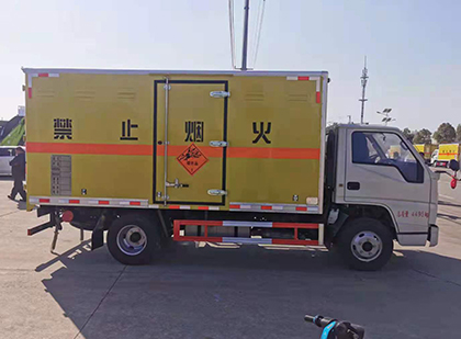 崖城镇爆破器材运输车技术升级与安全合规新趋势